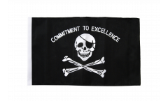 Drapeau Pirate Commitment to excellence avec ourlet
